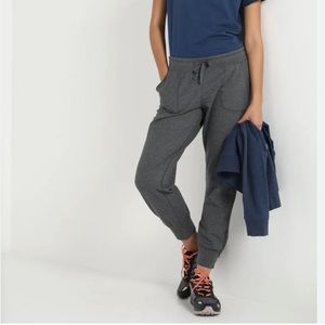 Patagonia Women's Ahnya Pants Sweats Organic Cotton Gray Joggers Size Medium